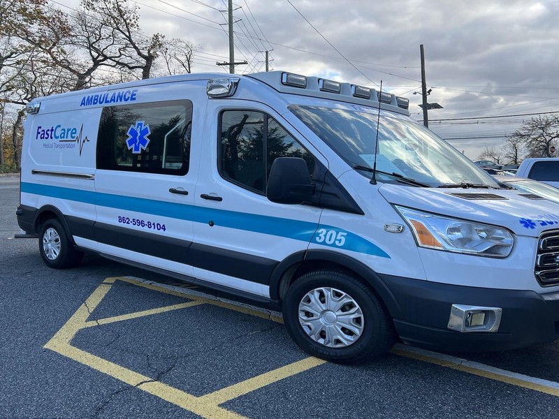 Professional Advice on Preparing Seniors Medical Transport Efficiently