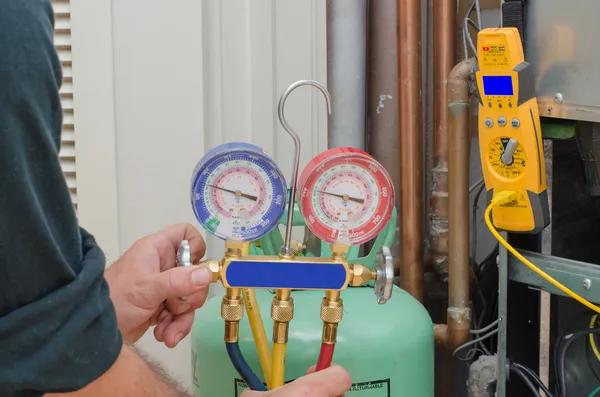 How HVAC Contractors Manage Seasonal Maintenance Effectively