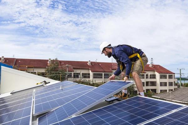 Understanding Service Information Before Choosing a Solar Installation Provider